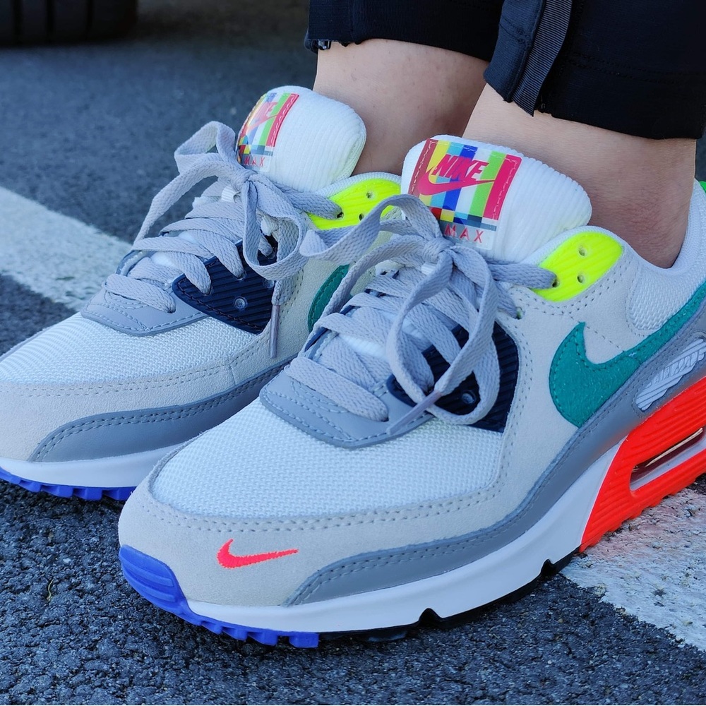 Nike Air Max 90 Evolution of Icons